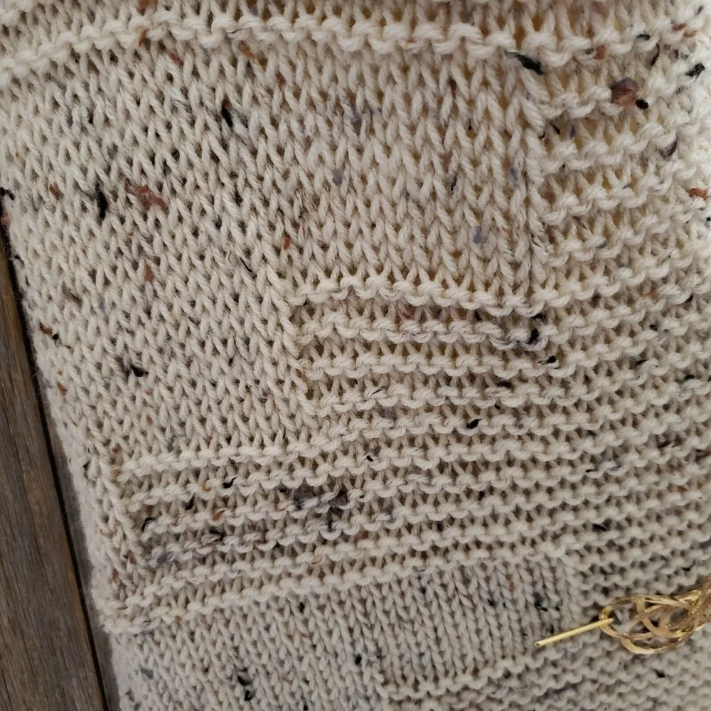 NEW Aran‎ Cream Flecked Hand Knitted Shawl Wrap Scarf Boho Hippie Cottage Artsy